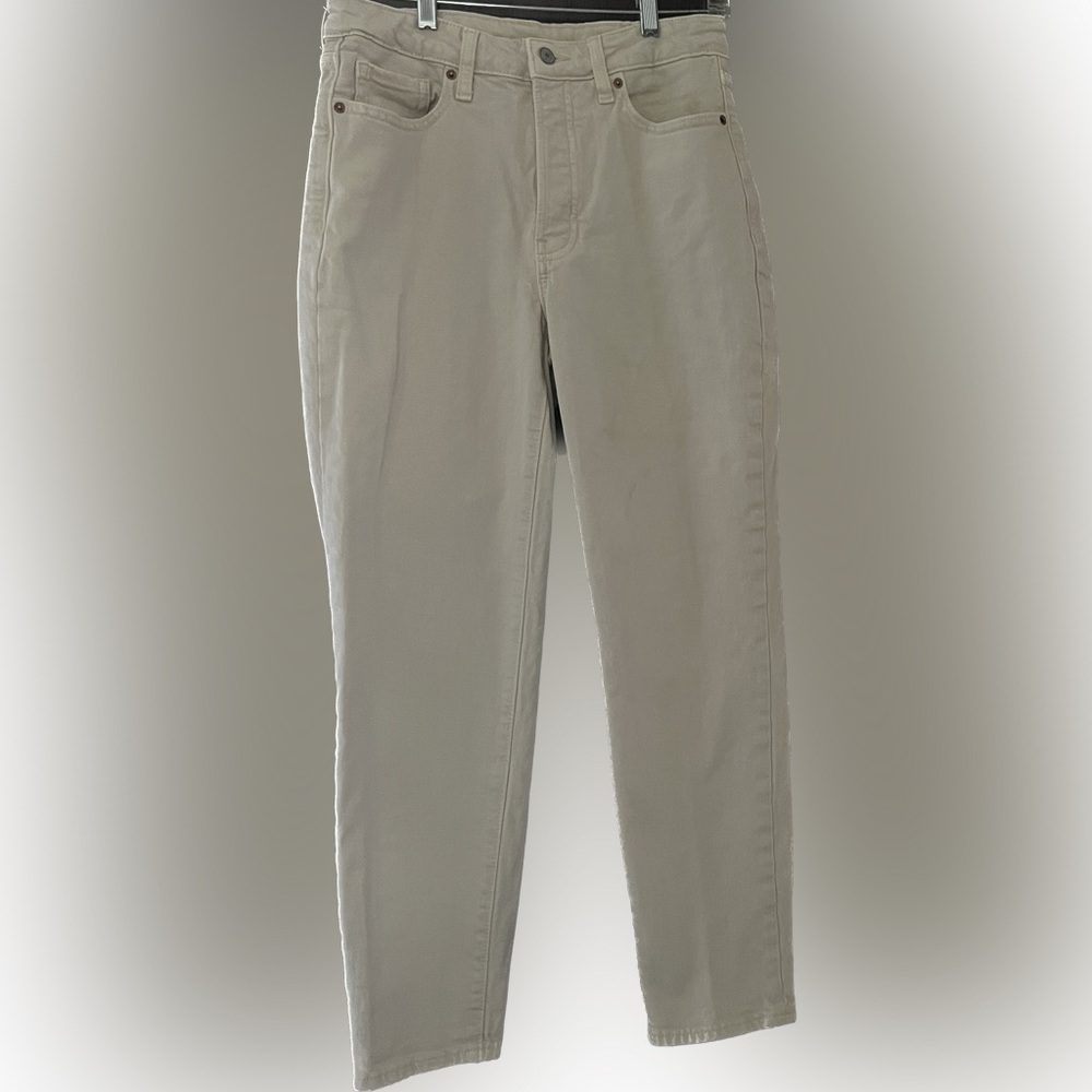 Old Navy OG straight in ivory ecru size 8